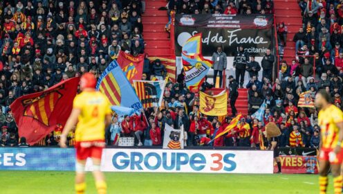 Top 14 match descends into chaos as fans accused of throwing beer at players