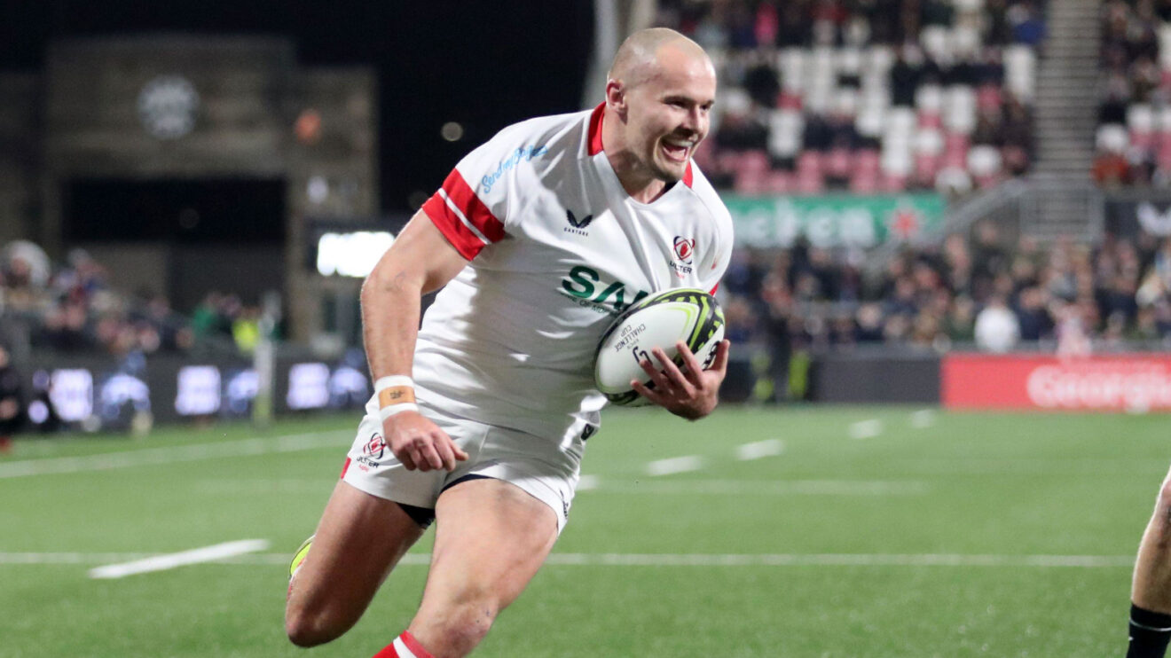 Jacob Stockdale scoring a try for Ulster.