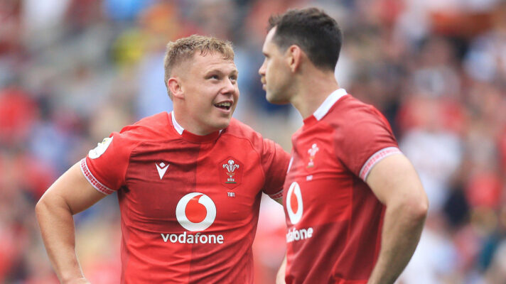 Wales half-backs Sam Costelow and Tomos Williams.