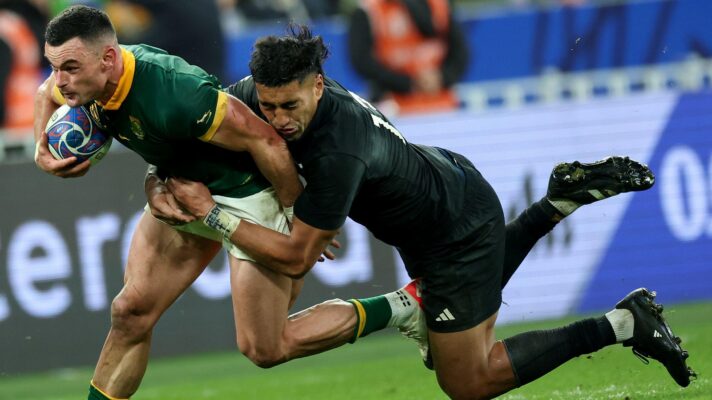 Jesse Kriel and Rieko Ioane SA v NZ RWC final 2023 - Alamy