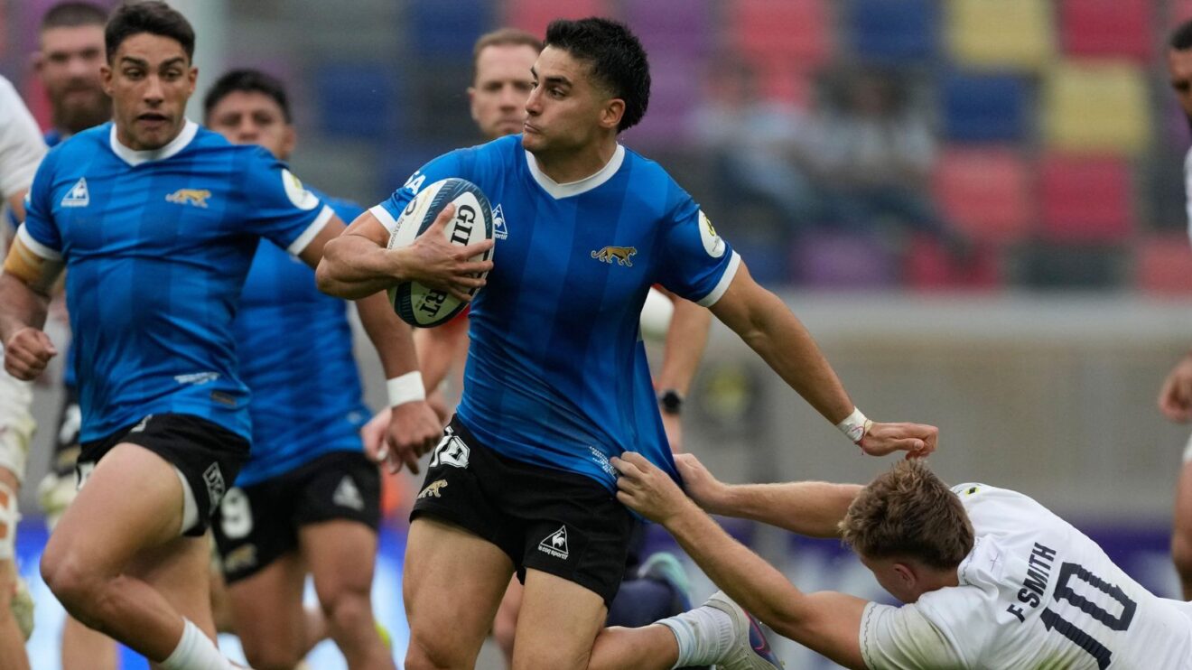 Tomás Albornoz in action against England in the Nations Championship